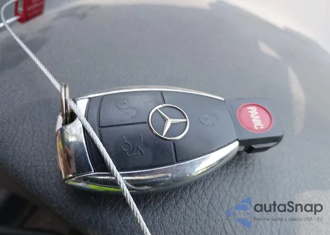 2008 Mercedes-Benz E 550 z USA, uszkodzony, nr VIN WDBUF72X68B259853